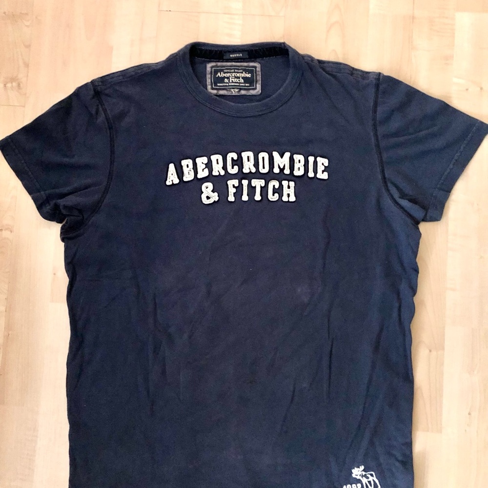 Abercrombie & Fitch tee shirt